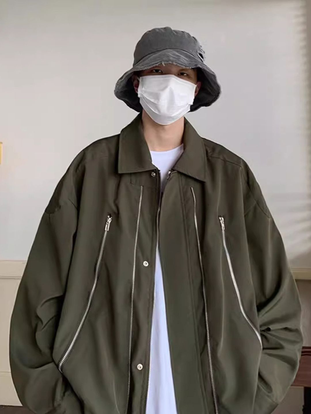 

HERE&NOW Men Spread Collar Solid Casual Bomber Jacket, Green