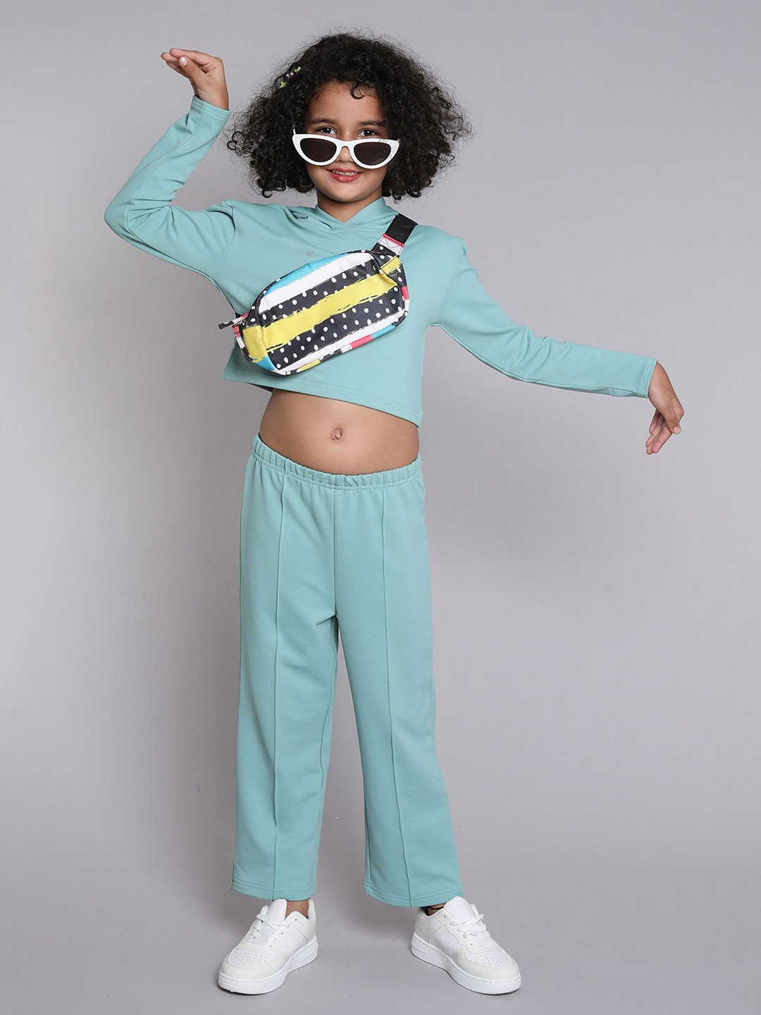 

taffykids Girls Hooded Long Sleeves Sweatshirt With Trouser, Sea green