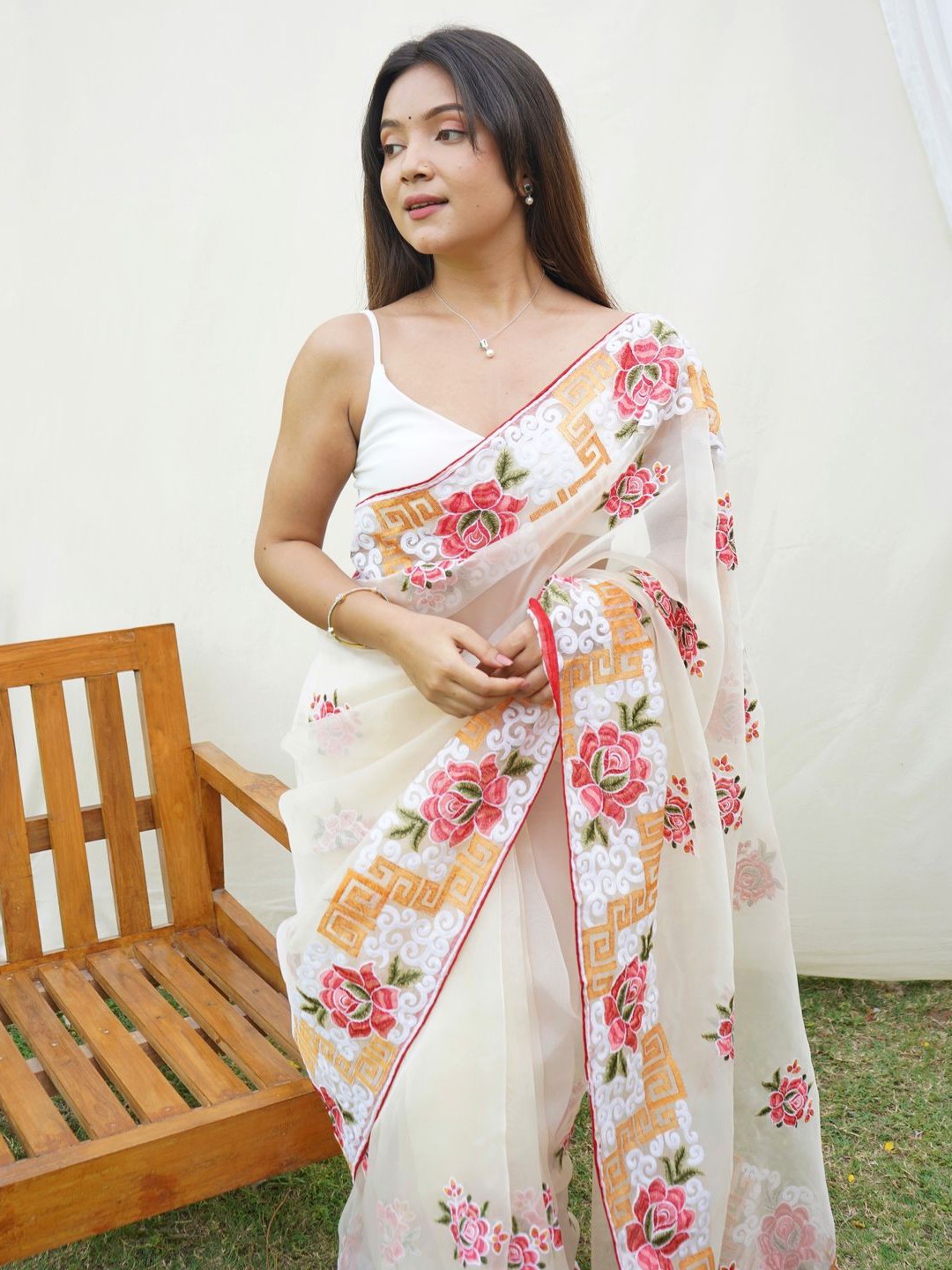 

Anouk Embroidered Organza Saree, Peach