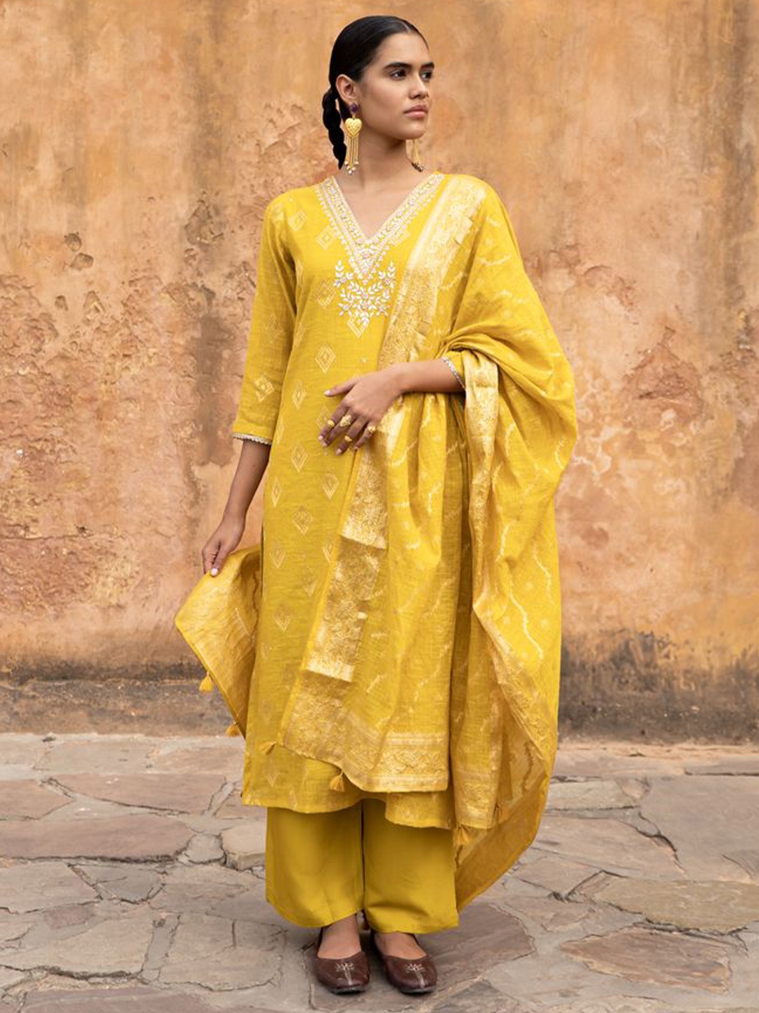 

KARAJ JAIPUR Floral Embroidered Regular Chanderi Cotton Kurta with Trousers & Dupatta, Yellow