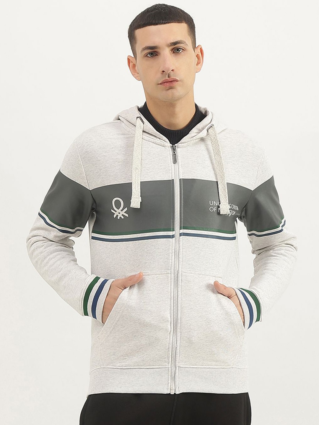 

United Colors of Benetton Men Colourblocked Sweatshirt, Grey