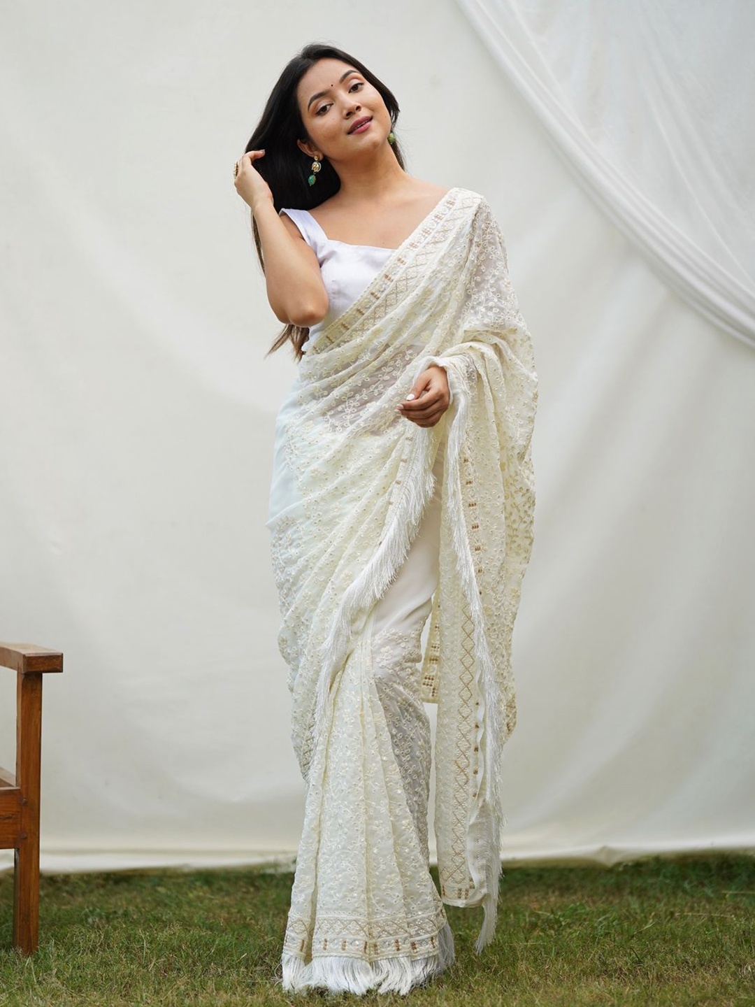 

Anouk Floral Embroidered Pure Georgette Heavy Work Saree, White