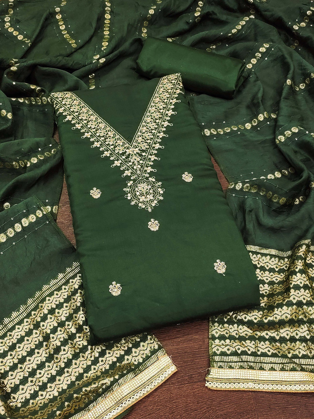 

Maroosh Floral Embroidered Sequinned Unstitched Dress Material, Green