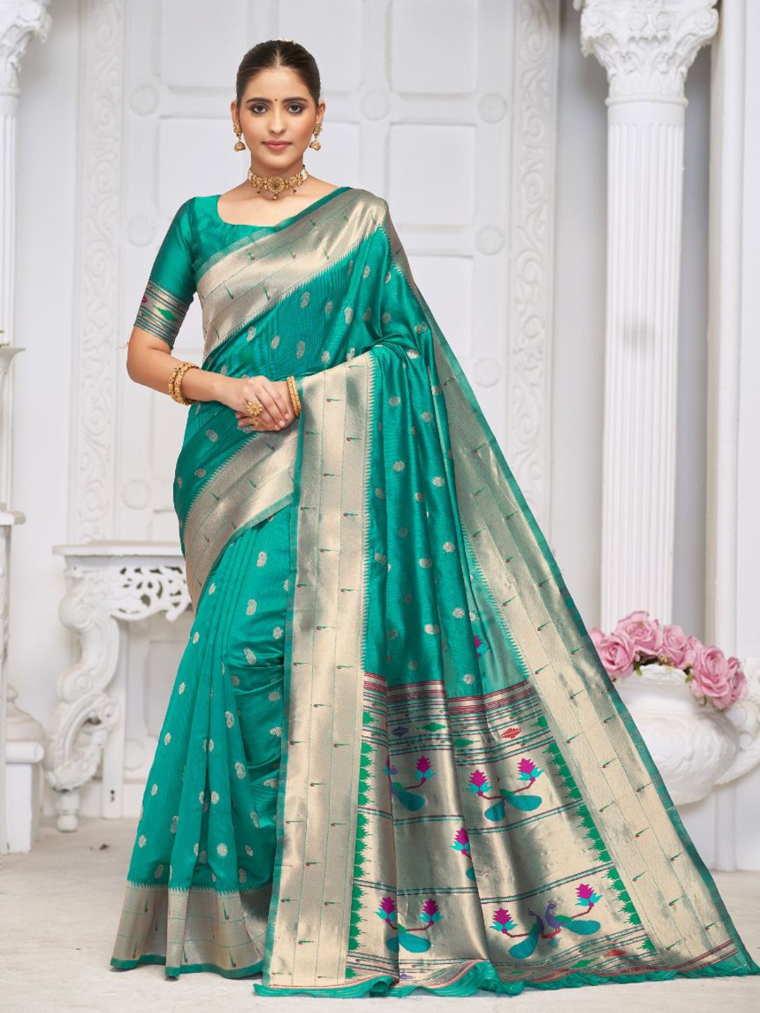 

Royal Rajgharana Saree Woven Design Zari Pure Silk Heavy Work Banarasi Sarees, Green