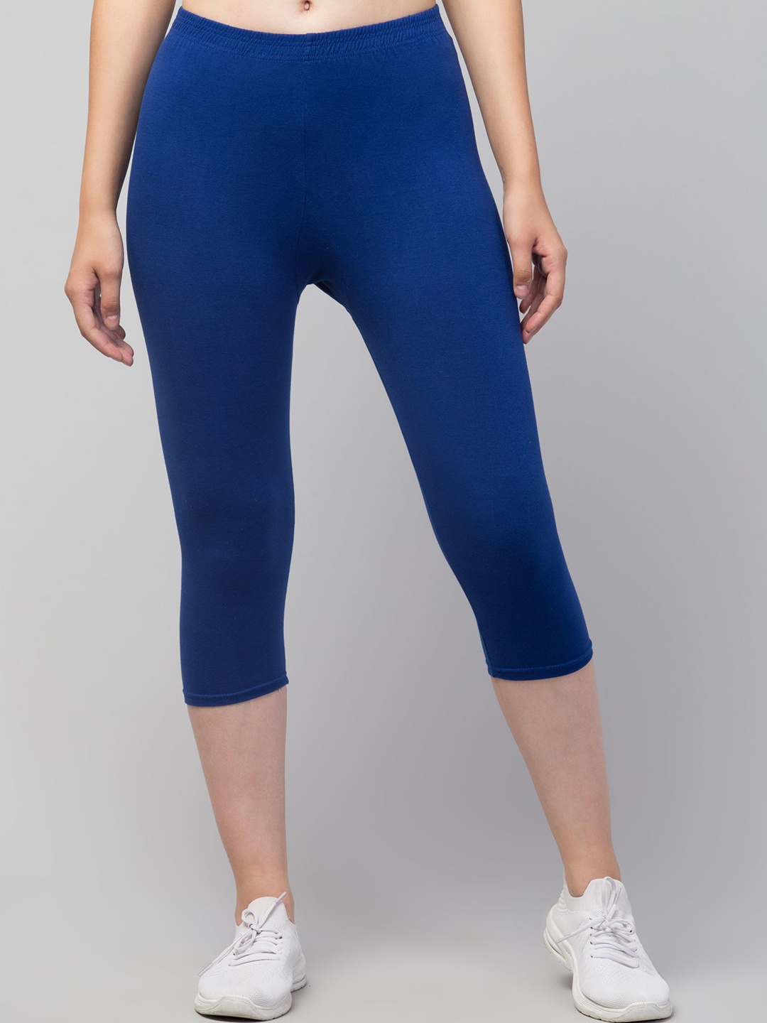 

HIRRUX Women Skinny Fit Capris, Blue