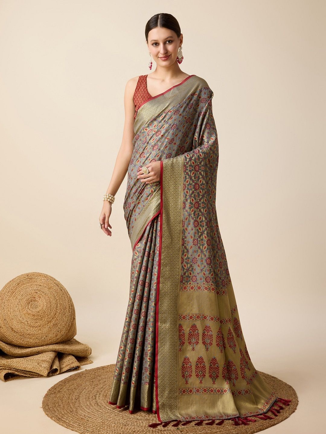 

LEOSAGI Woven Design Zari Pure Silk Patola Saree, Grey