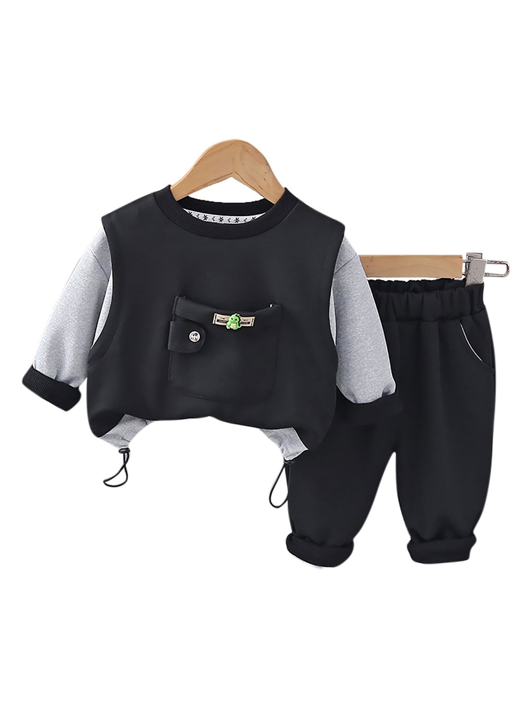 

StyleCast x Revolte Boys Black & Grey Colourblocked Top with Trousers