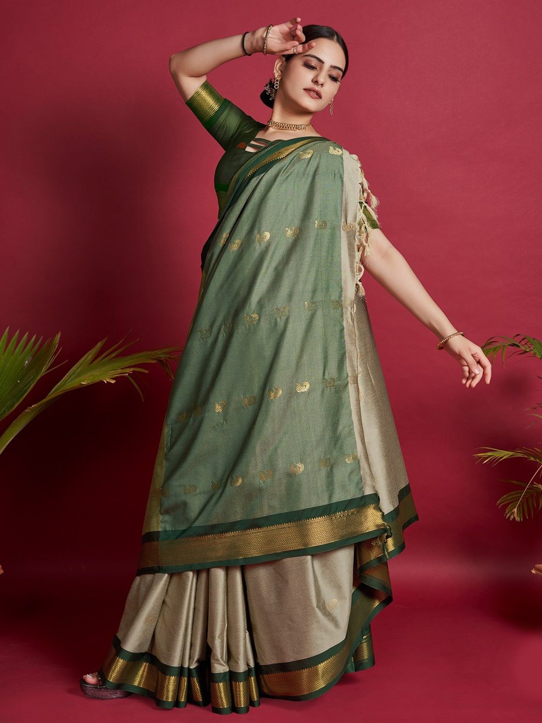 

LEOSAGI Woven Design Zari Pure Silk Kanjeevaram Saree, Beige