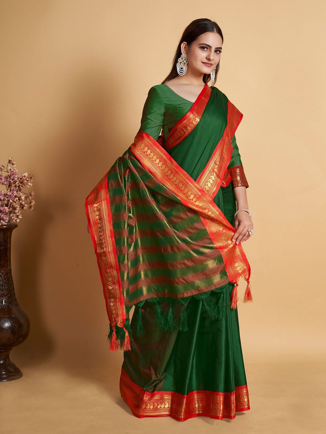 

LEOSAGI Woven Design Pure Silk Kanjeevaram Saree, Green