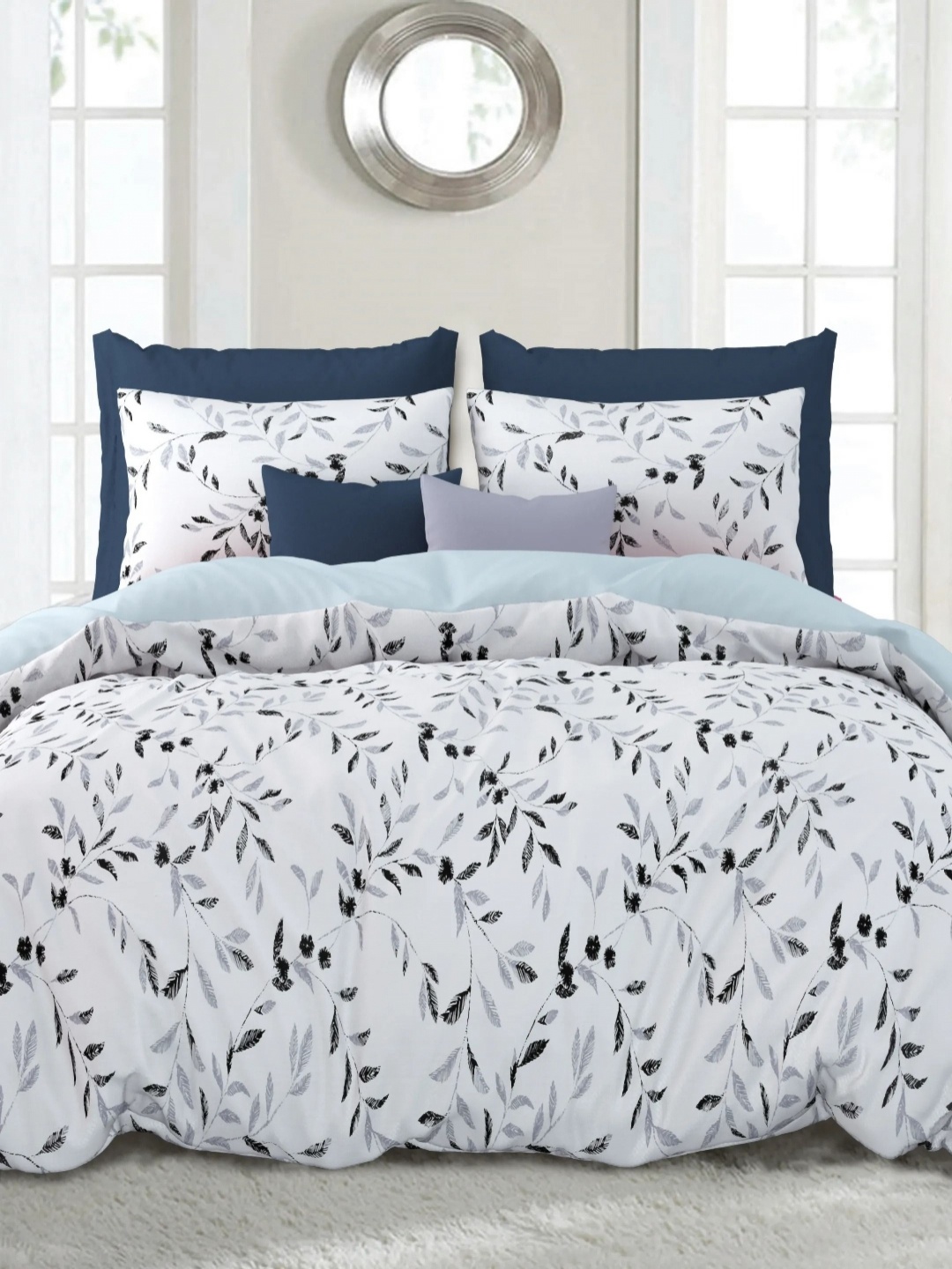

LIVING ROOTS White Floral 210 TC King Bedsheet with 2 Pillow Covers