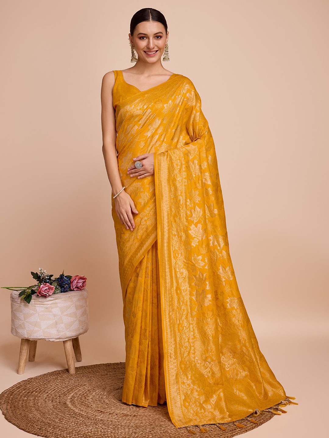 

LEOSAGI Embellished Zari Pure Silk Saree, Gold