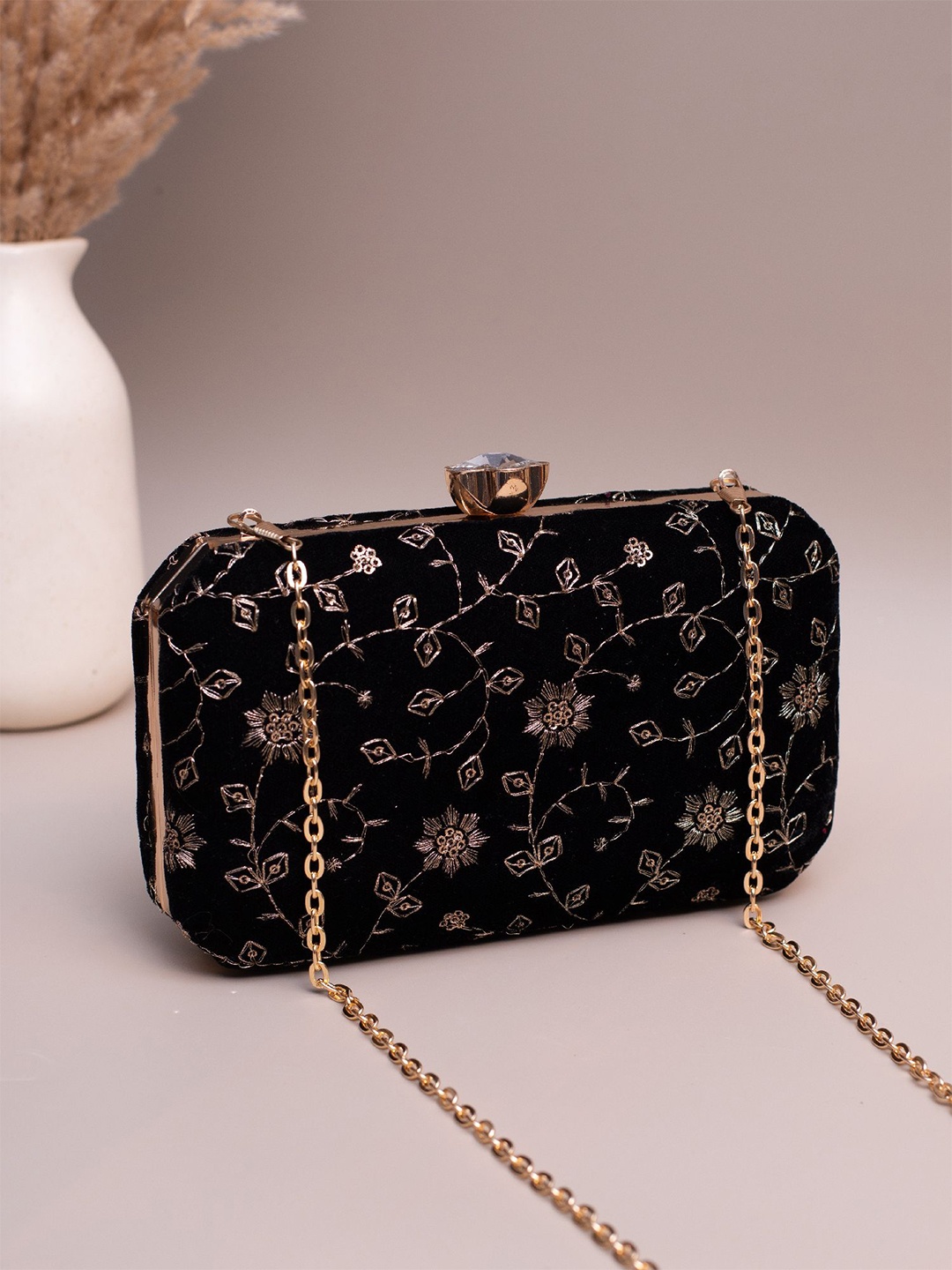 

ARTKLIM Embroidered Sequins Box Clutch, Black