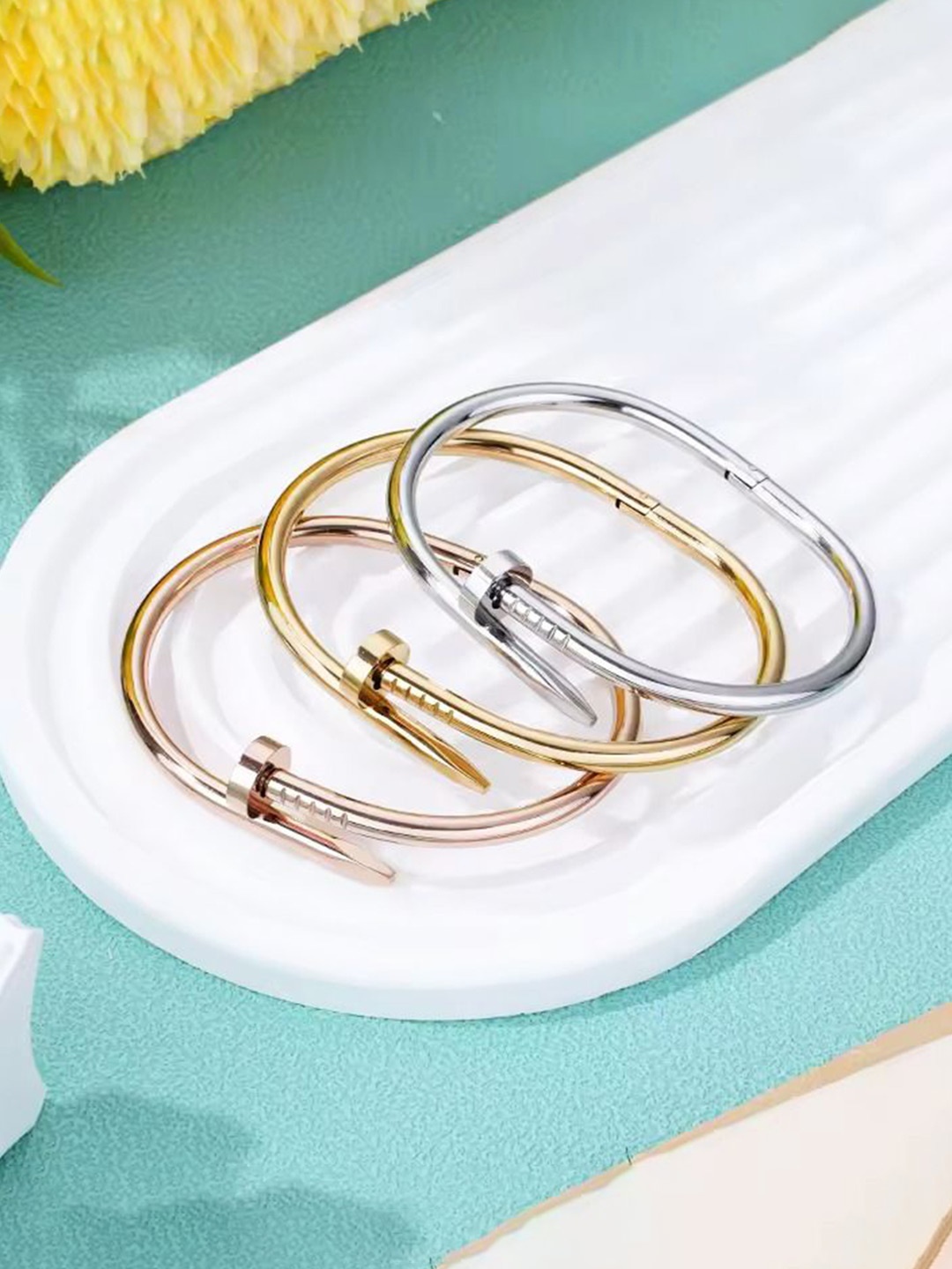 

MEENAZ Set Of 3 Gold-Plated AD Stainless Steel Kada Bracelet