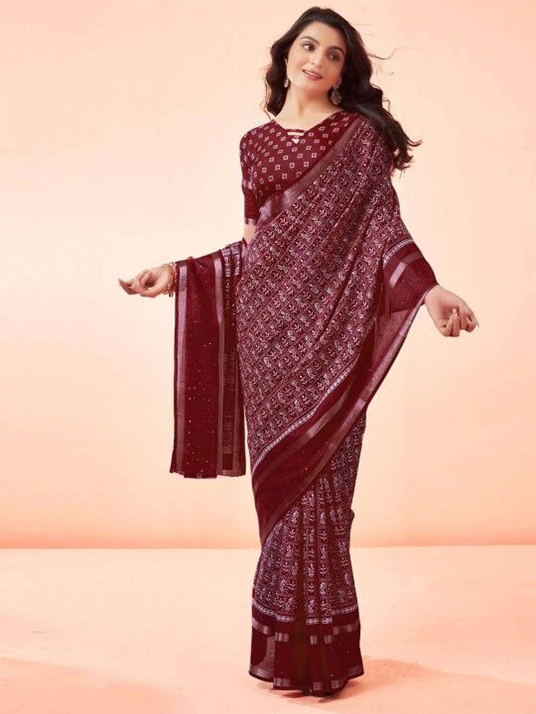 

VRAGI Ethnic Motifs Sequinned Silk Blend Maheshwari Saree, Maroon