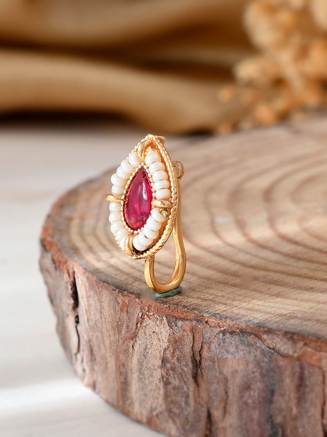 

Voylla Gold-Plated Cubic Zirconia Stud Nosepin