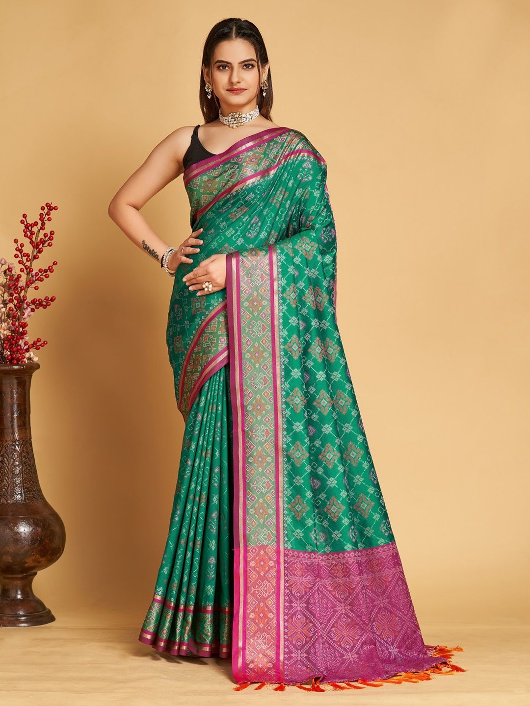 

SHOBHA SAREES Woven Design Zari Pure Silk Patola Saree, Green