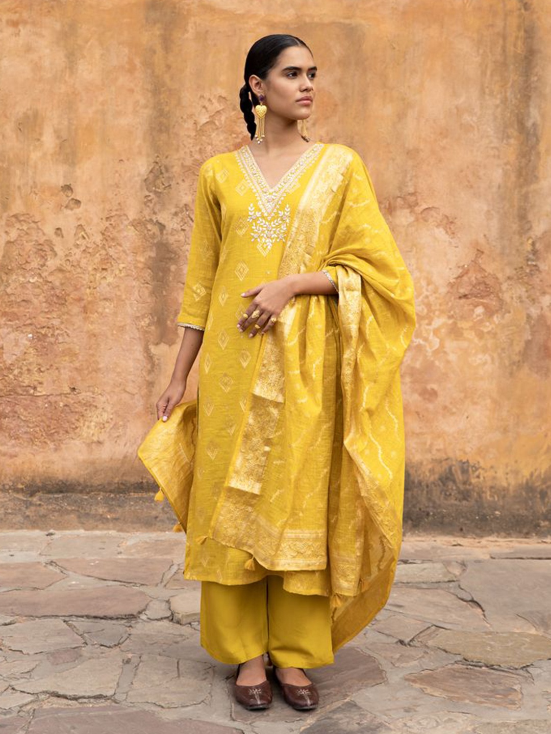 

KARAJ JAIPUR Floral Embroidered Beads & Stones Chanderi Cotton Kurta & Trousers & Dupatta, Yellow