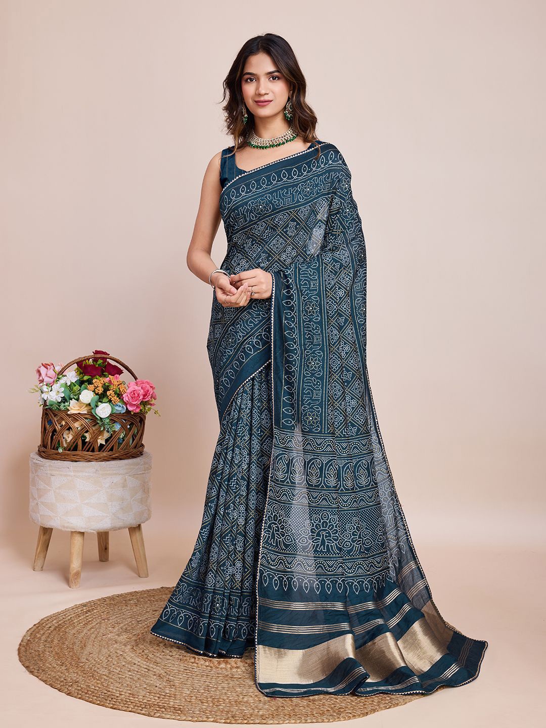 

LEOSAGI Bandhani Zari Silk Cotton Bandhani Saree, Teal