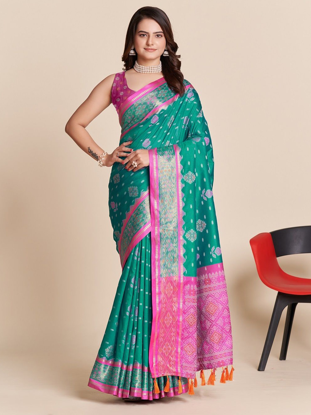 

SHOBHA SAREES Woven Design Zari Pure Silk Patola Saree, Green