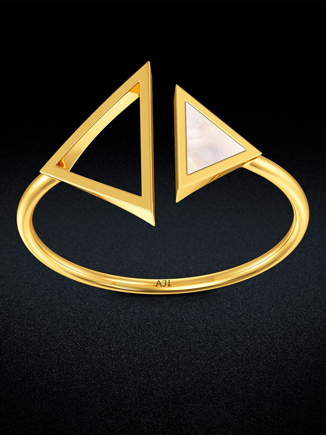 

Joyalukkas Women Ring Gold