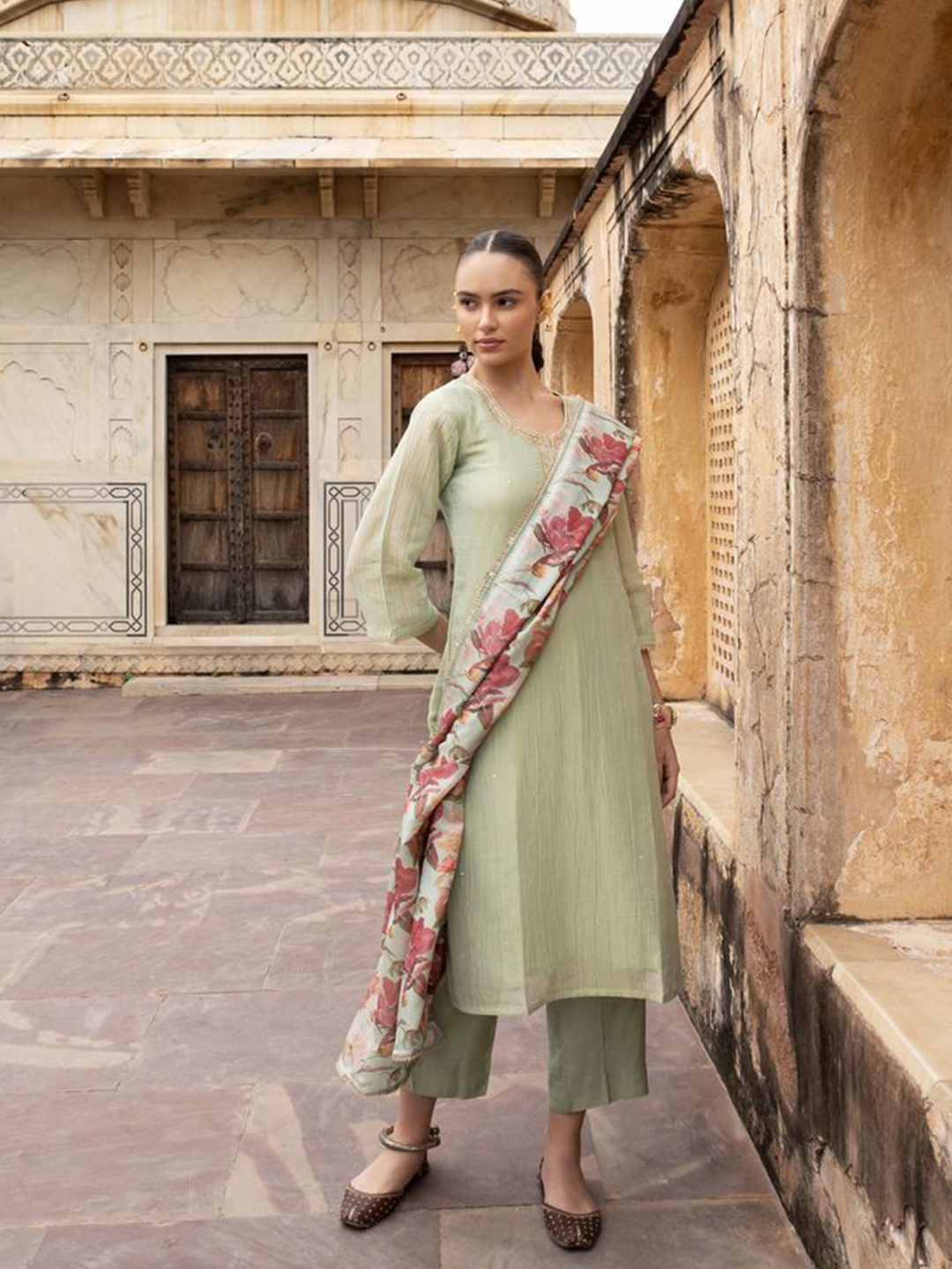 

KARAJ JAIPUR Floral Embroidered Beads & Stones Chanderi Cotton Kurta & Trousers & Dupatta, Green