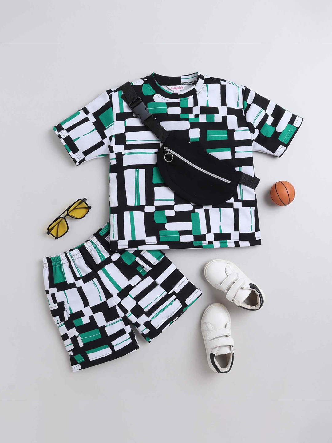

taffykids Boys Printed Round Neck Shorts Sleeves T-Shirt With Shorts, Green