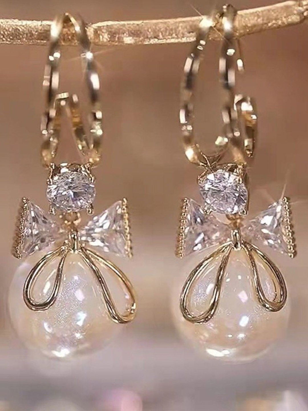 

PolluxCraft Gold-Plated Contemporary Drop Earrings, White