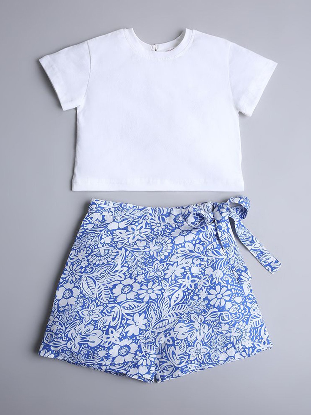 

taffykids Girls Round Neck Short Sleeves Top With Shorts, Blue
