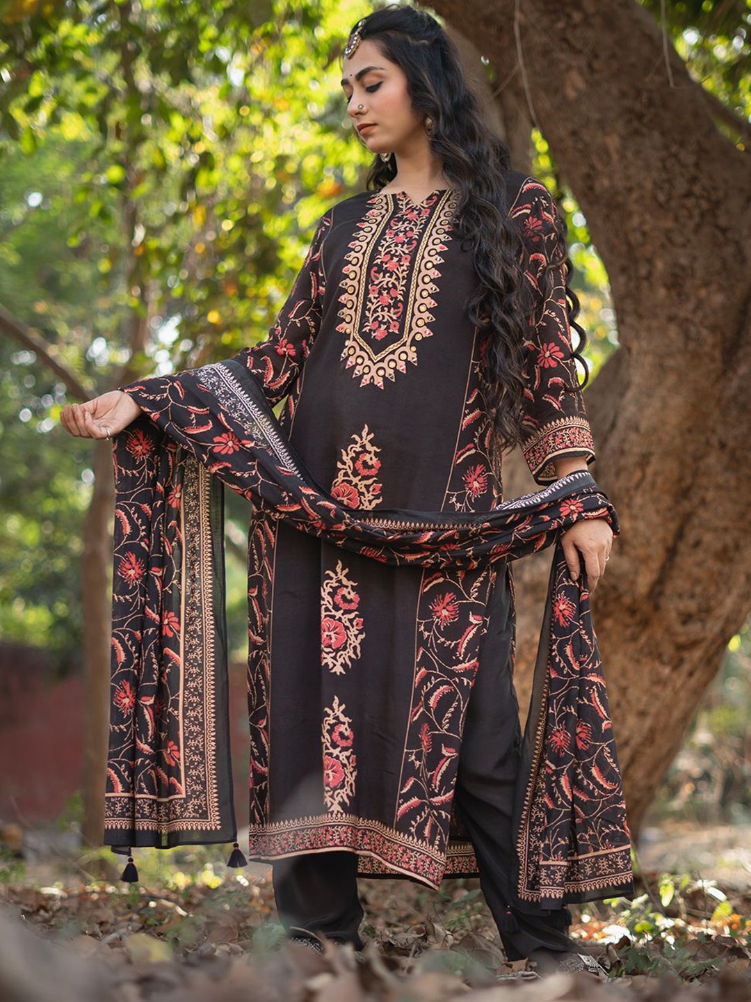 

EARTH O FAB Ethnic Motifs Printed Regular Pure Silk Straight Kurta with Palazzos & Dupatta, Brown