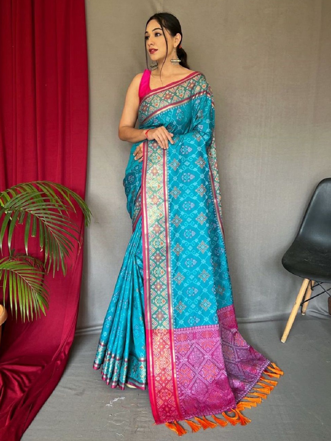 

SHOBHA SAREES Woven Design Zari Pure Silk Patola Saree, Teal