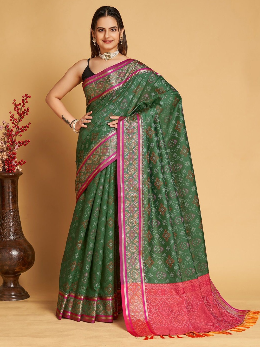 

LEOSAGI Embellished Zari Pure Silk Patola Saree, Green