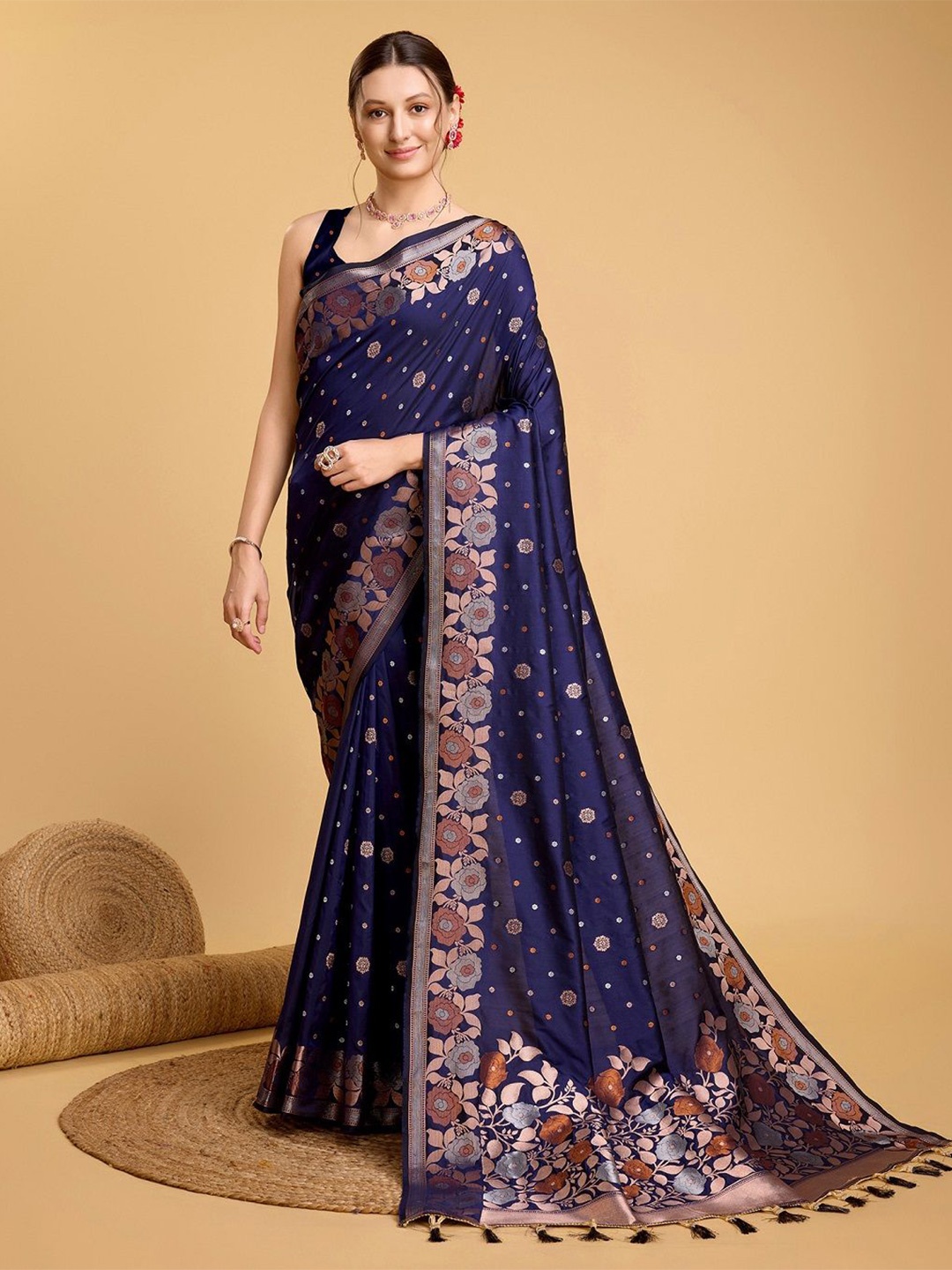 

LEOSAGI Floral Zari Pure Silk Banarasi Saree, Navy blue