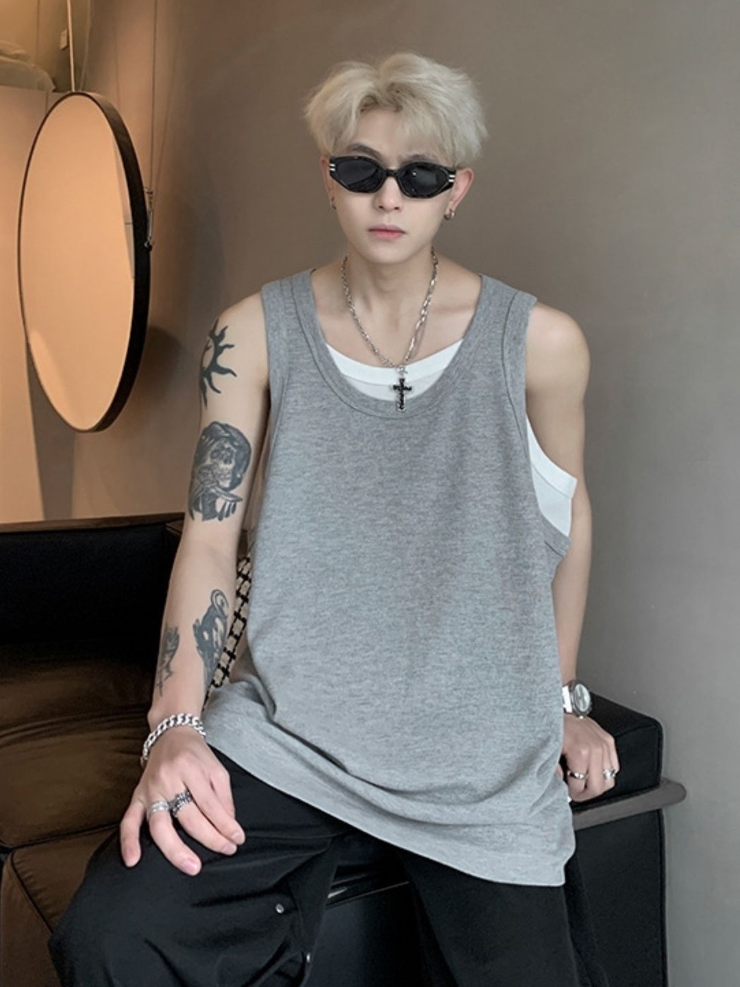 

HERE&NOW Men Solid Scoop Neck T-shirt, Grey