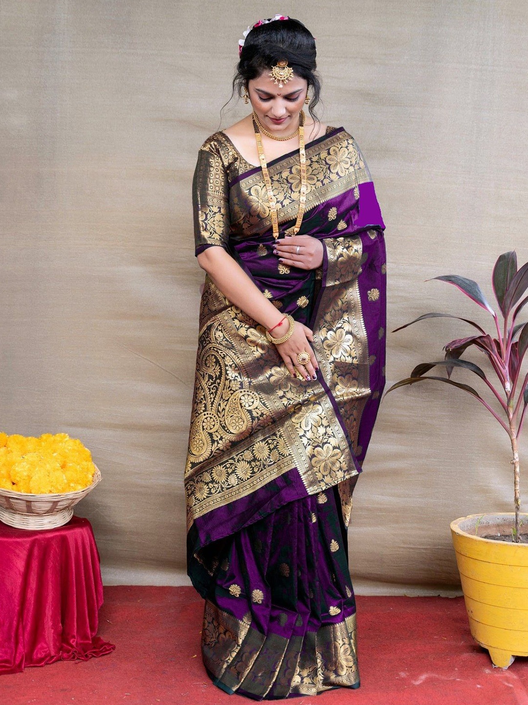 

SHOBHA SAREES Woven Design Zari Silk Blend Banarasi Saree, Magenta