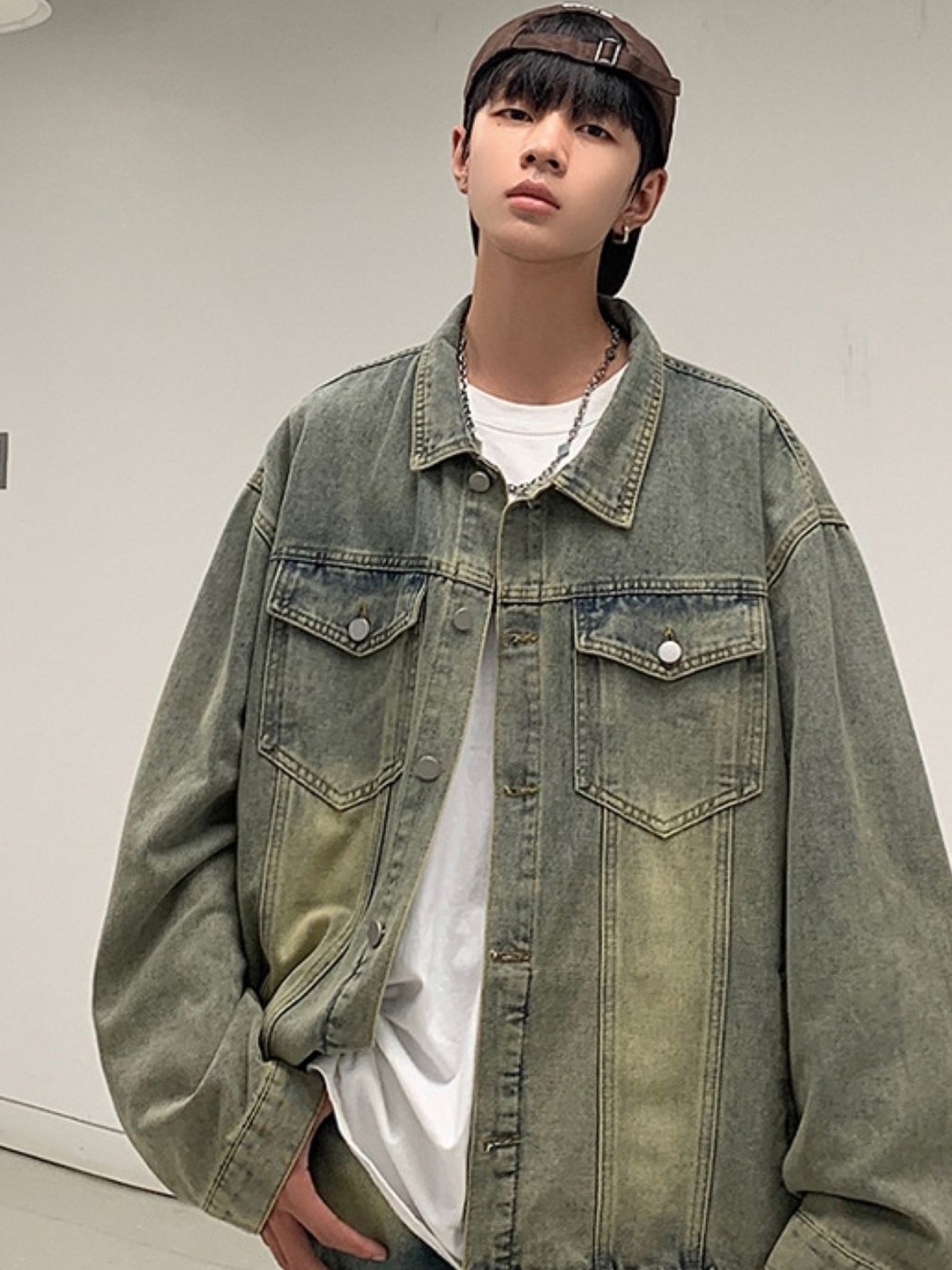 

HERE&NOW Men Spread Collar Washed Solid Casual Denim Jacket, Green