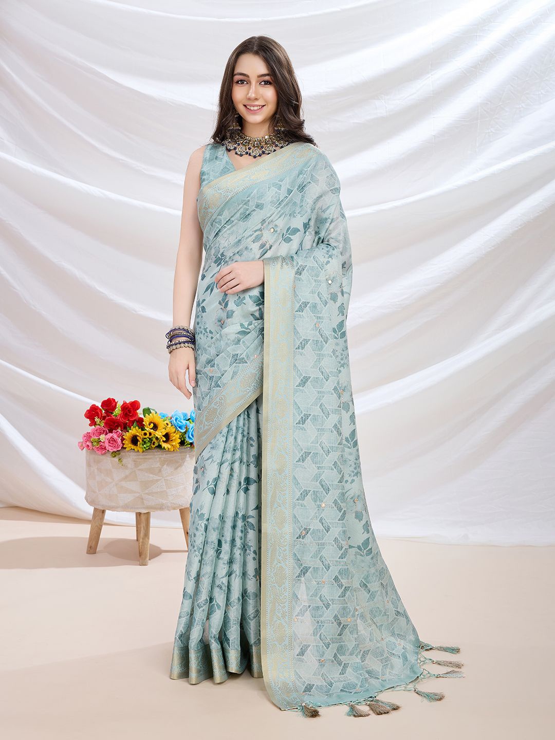 

Mitera Floral Zari Tissue Kanjeevaram Saree, Blue