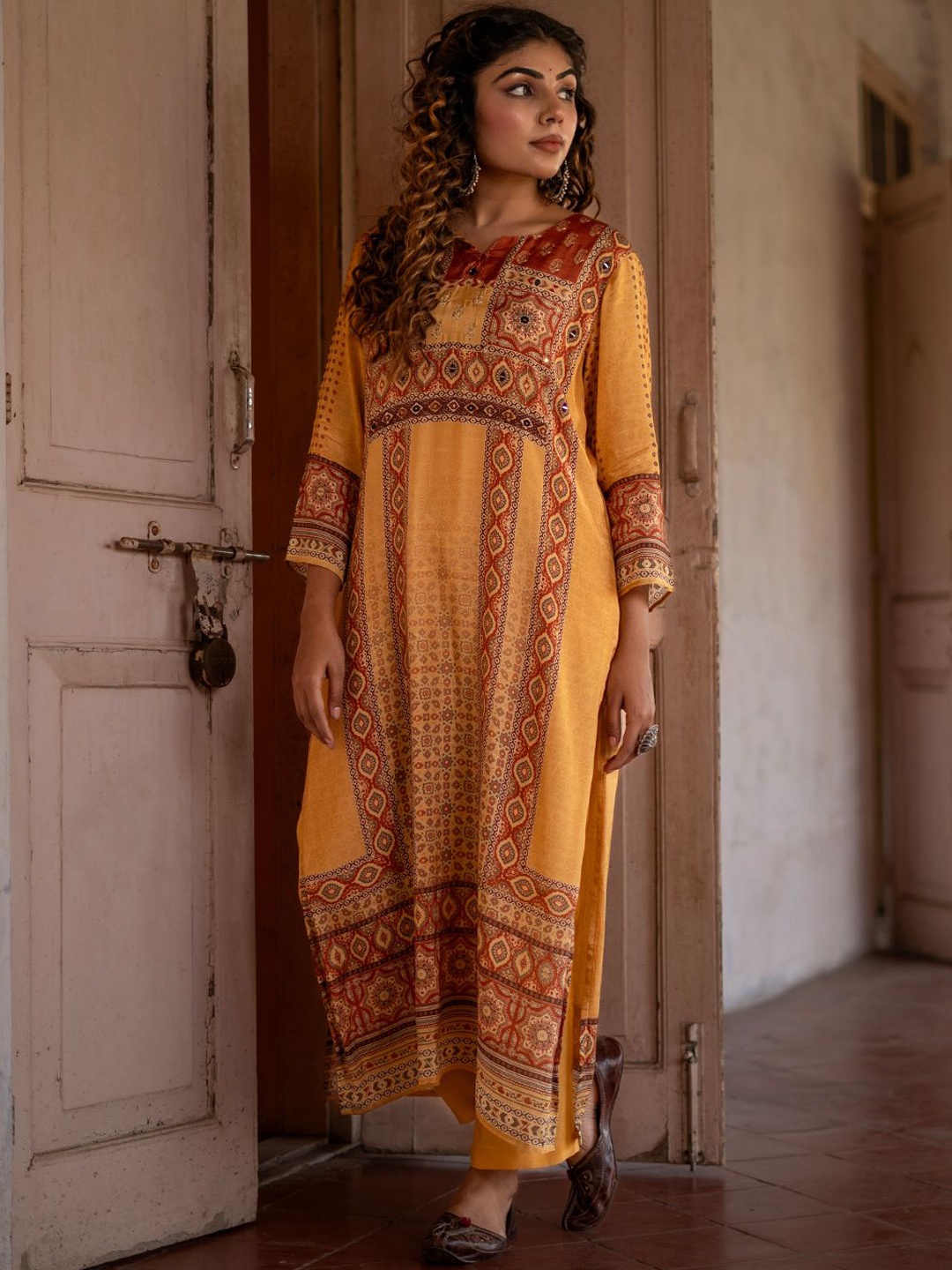 

EARTH O FAB Ethnic Motifs Printed Regular Pure Silk Straight Kurta with Palazzos & Dupatta, Mustard