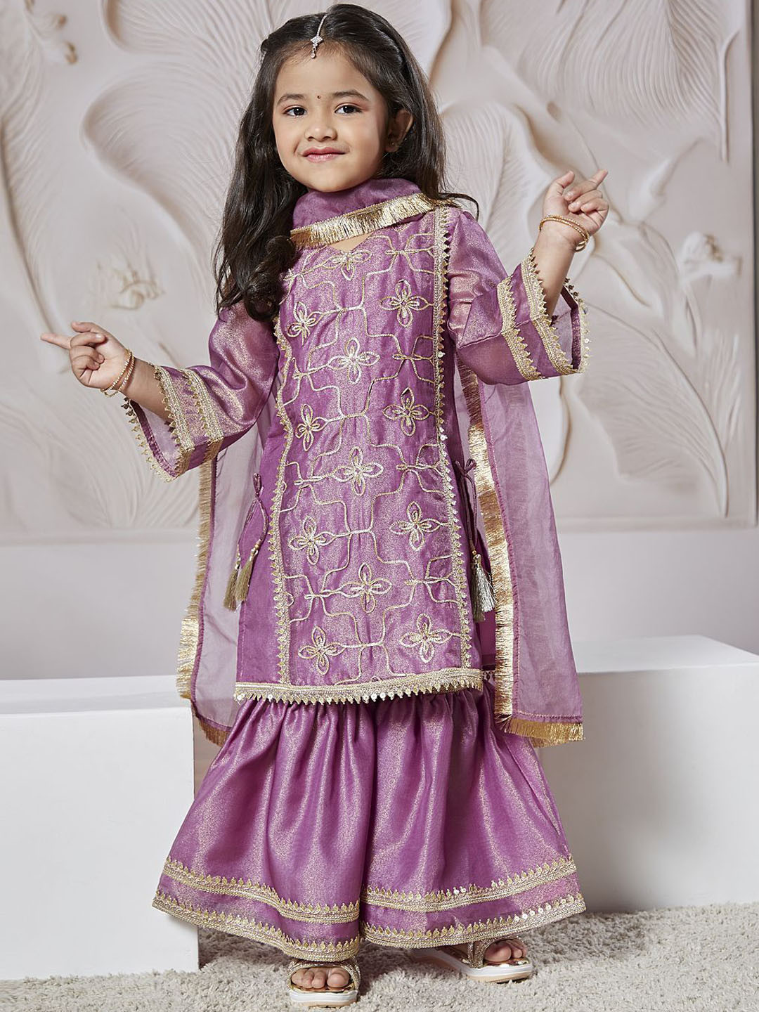 

VASTRAMAY Girls Floral Embroidered Regular Sequinned Tissue Kurta & Sharara With Dupatta, Purple