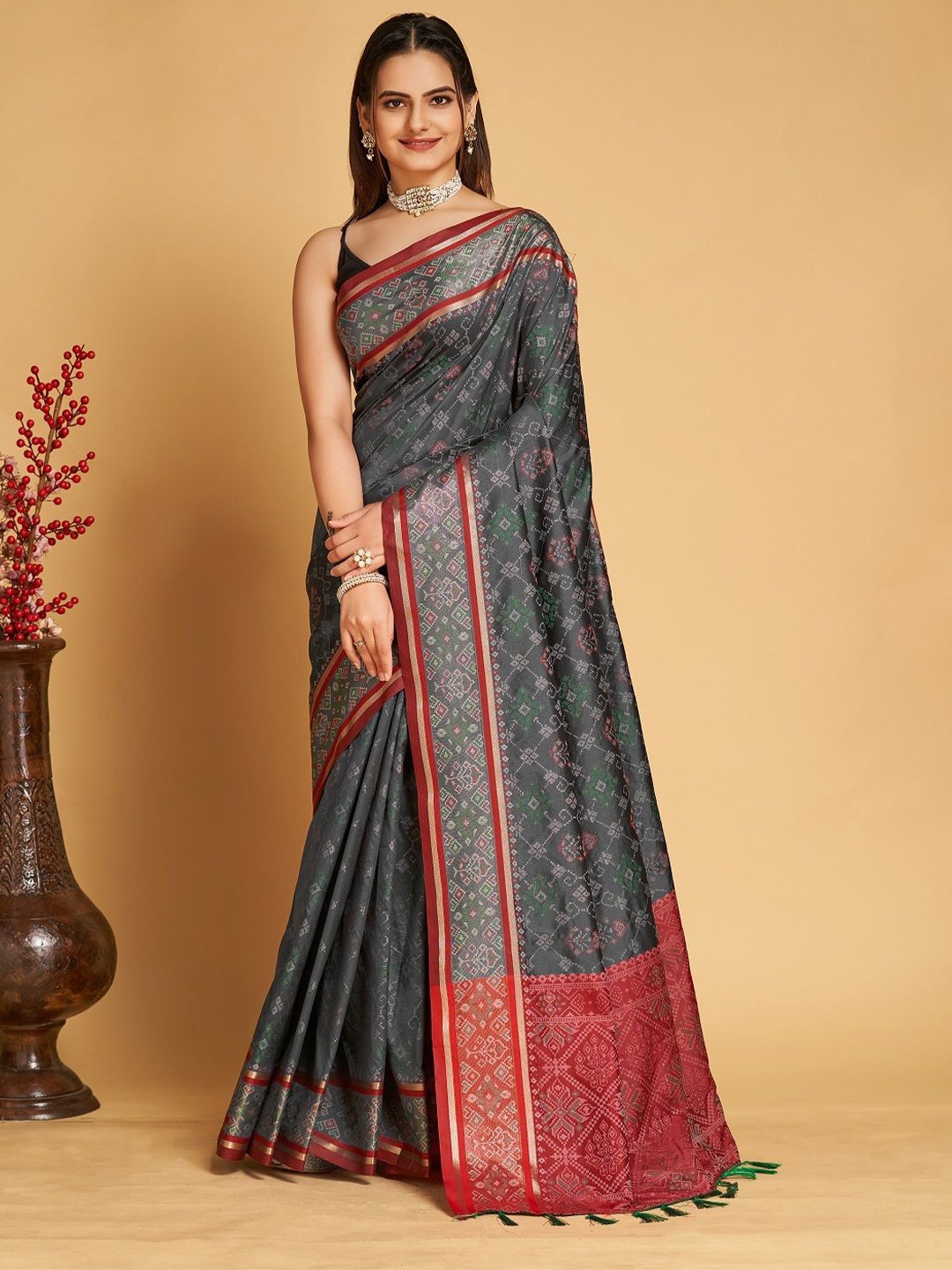 

LEOSAGI Embellished Zari Pure Silk Patola Saree, Grey