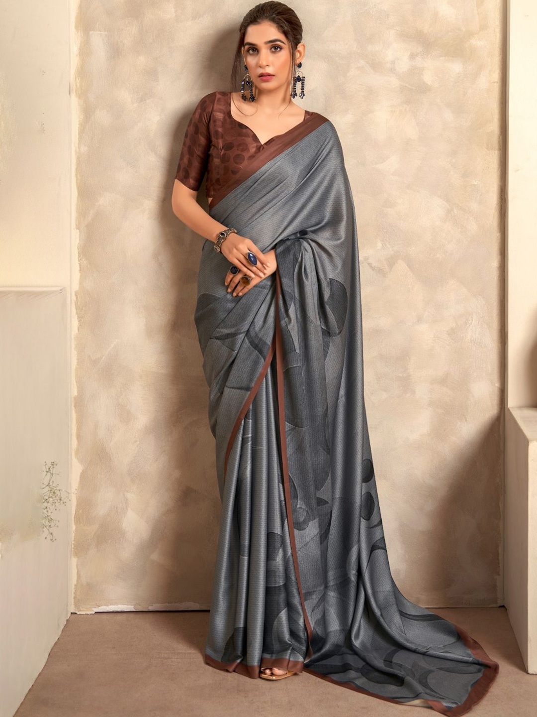 

DEVATITHI Satin Saree, Grey