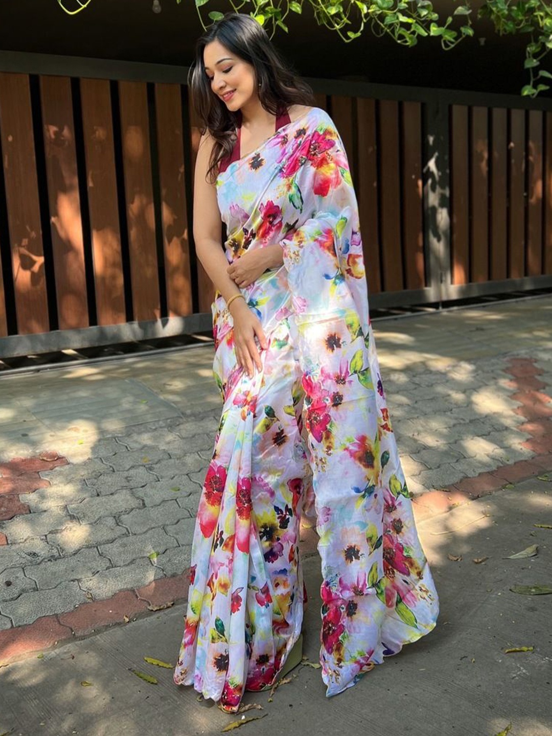 

Anouk Floral Printed Satin Saree with Blouse Piece, White