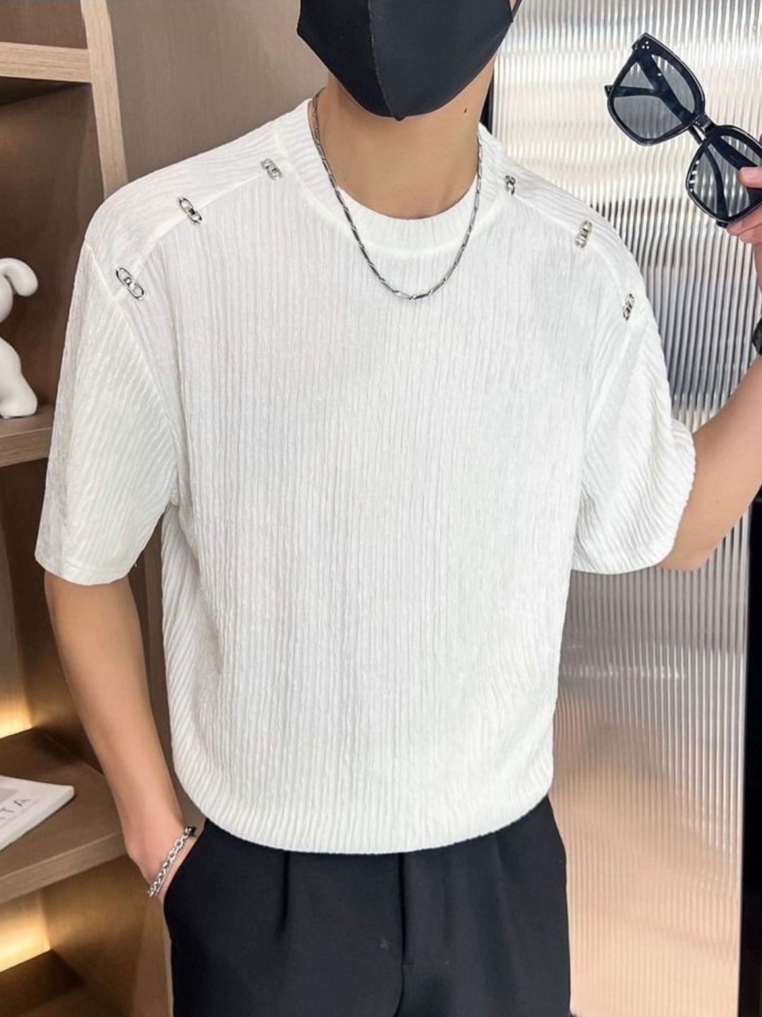 

HERE&NOW Men Self Design Round Neck Relaxed Fit T-shirt, White