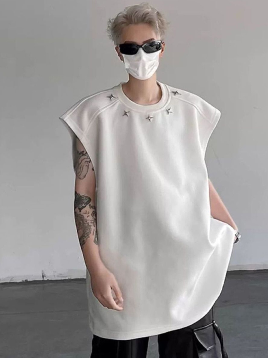 

HERE&NOW Men Solid Round Neck T-shirt, White
