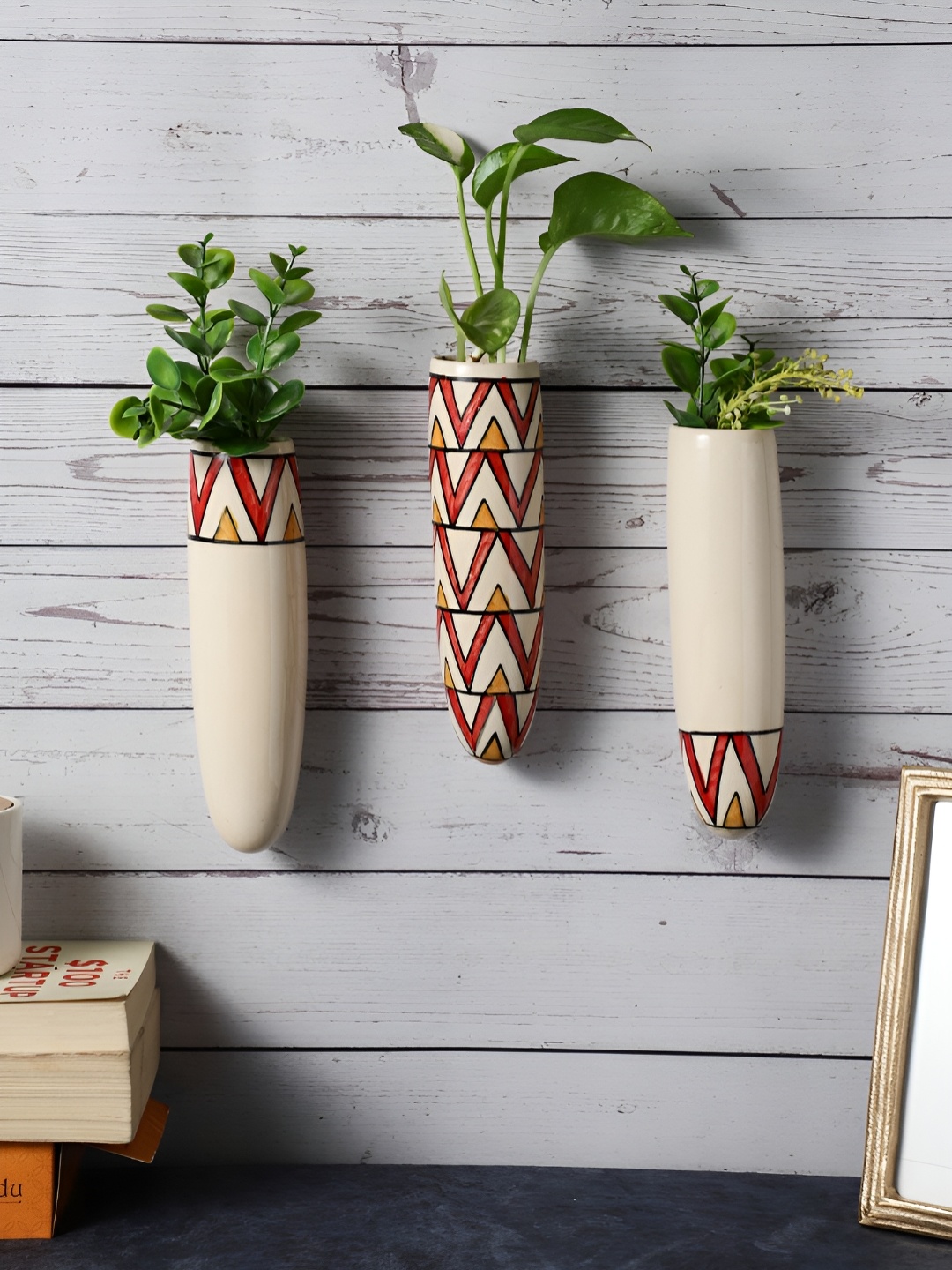 

VarEesha 3-Pcs Off White & Red Printed Wall Hanging Planter