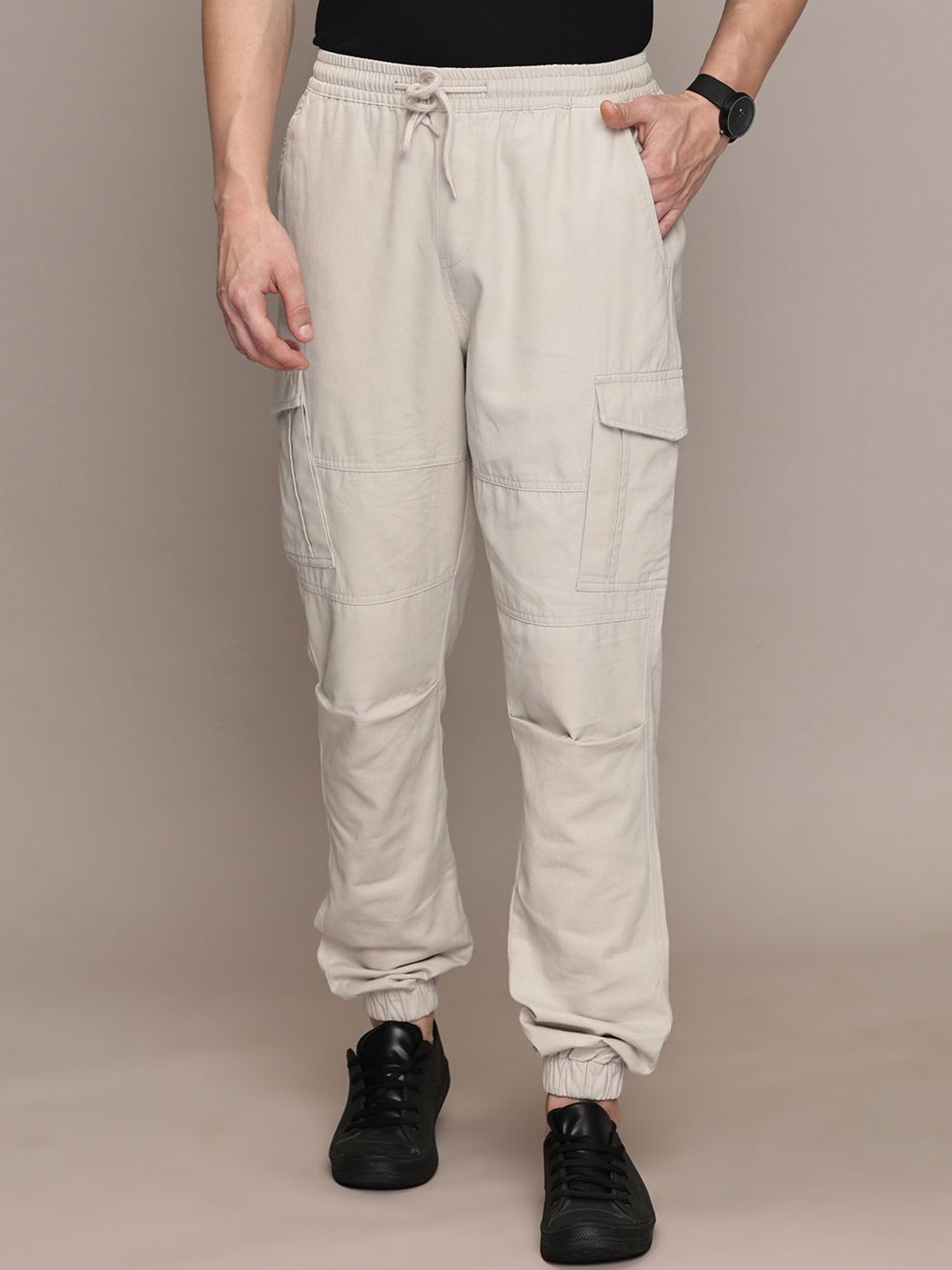 

Nautica Men Smart Mid-Rise Cargos Cotton Trousers, Grey