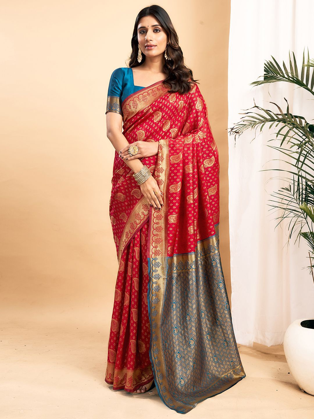 

KALINI Woven Design Zari Banarasi Saree, Red