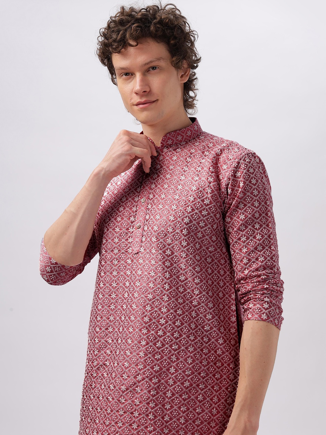 

Anouk Ethnic Motifs Embroidered Thread Work Cotton Straight Kurta, Red