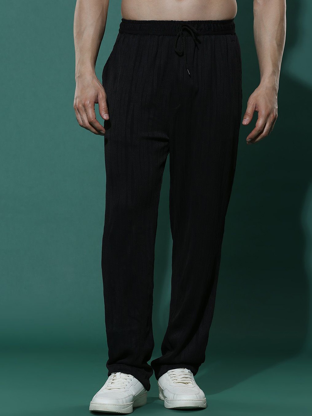 

HERE&NOW Men Mid-Rise Trousers, Black