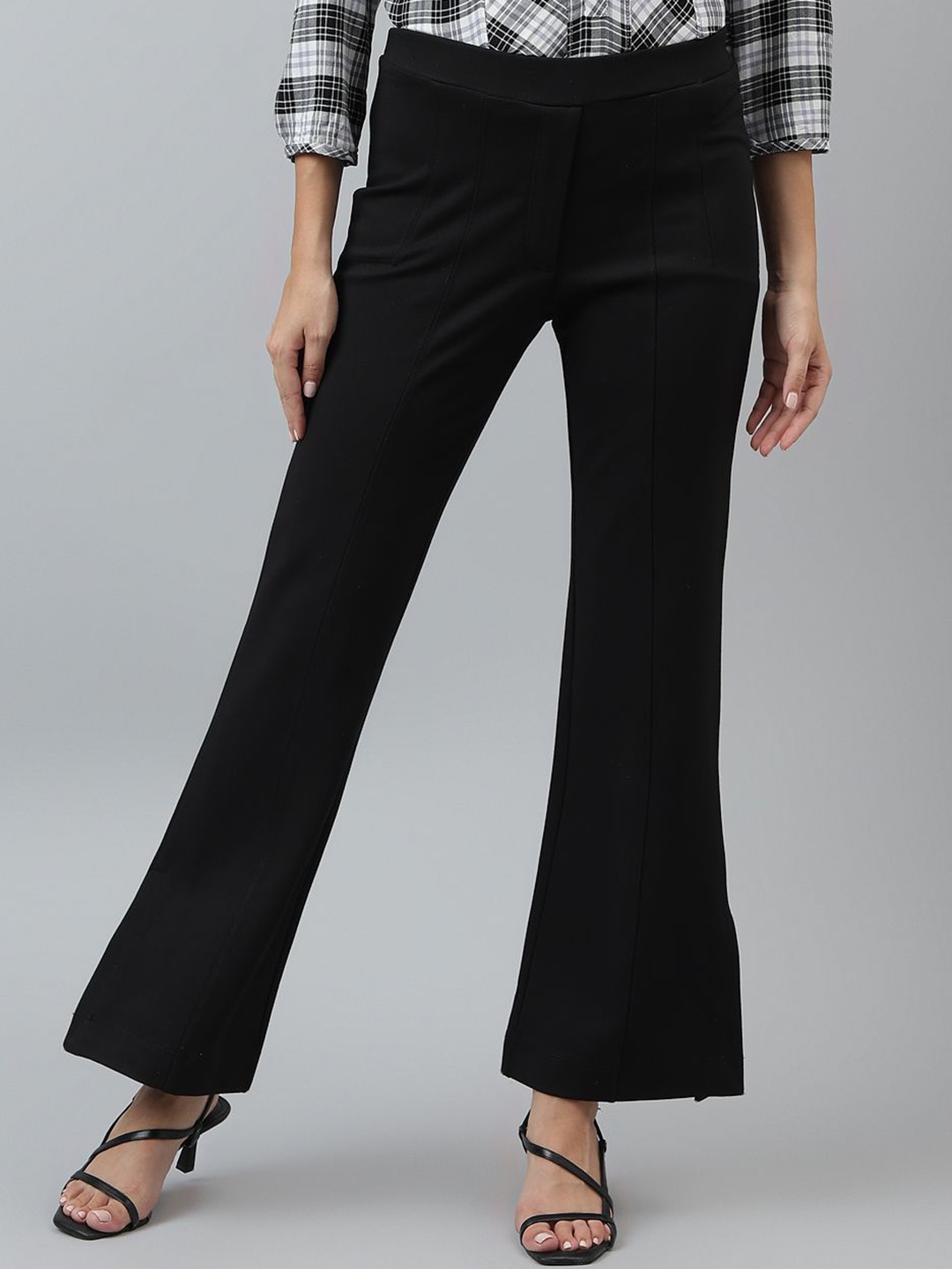 

Latin Quarters Women Relaxed High-Rise Trousers, Black