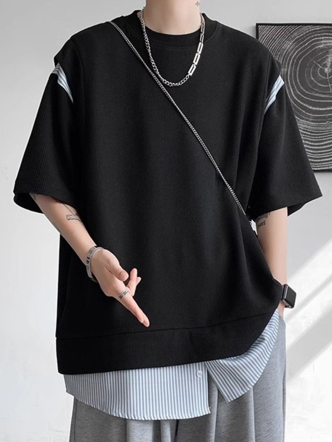 

HERE&NOW Men Solid Round Neck Oversized T-shirt, Black